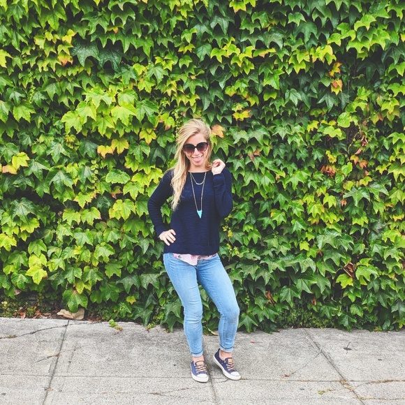 Meet your Posher, Becky♡ - Picture 1 of 5